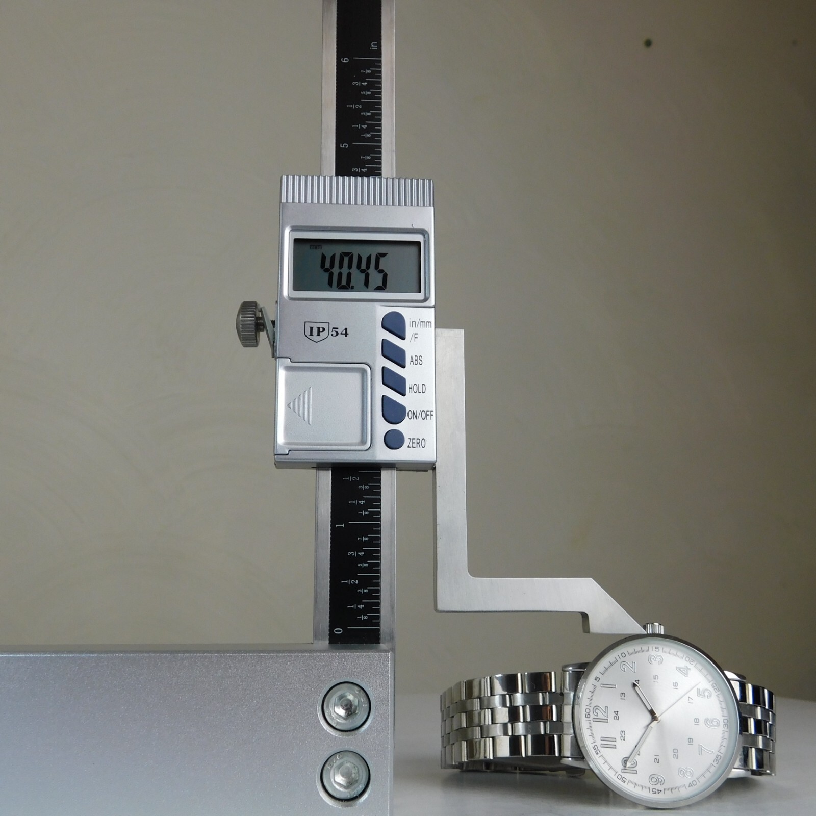 FMD FMDOGE022 Silver Tone Quartz Analog Men’s Watch Sz. 8″ New Battery