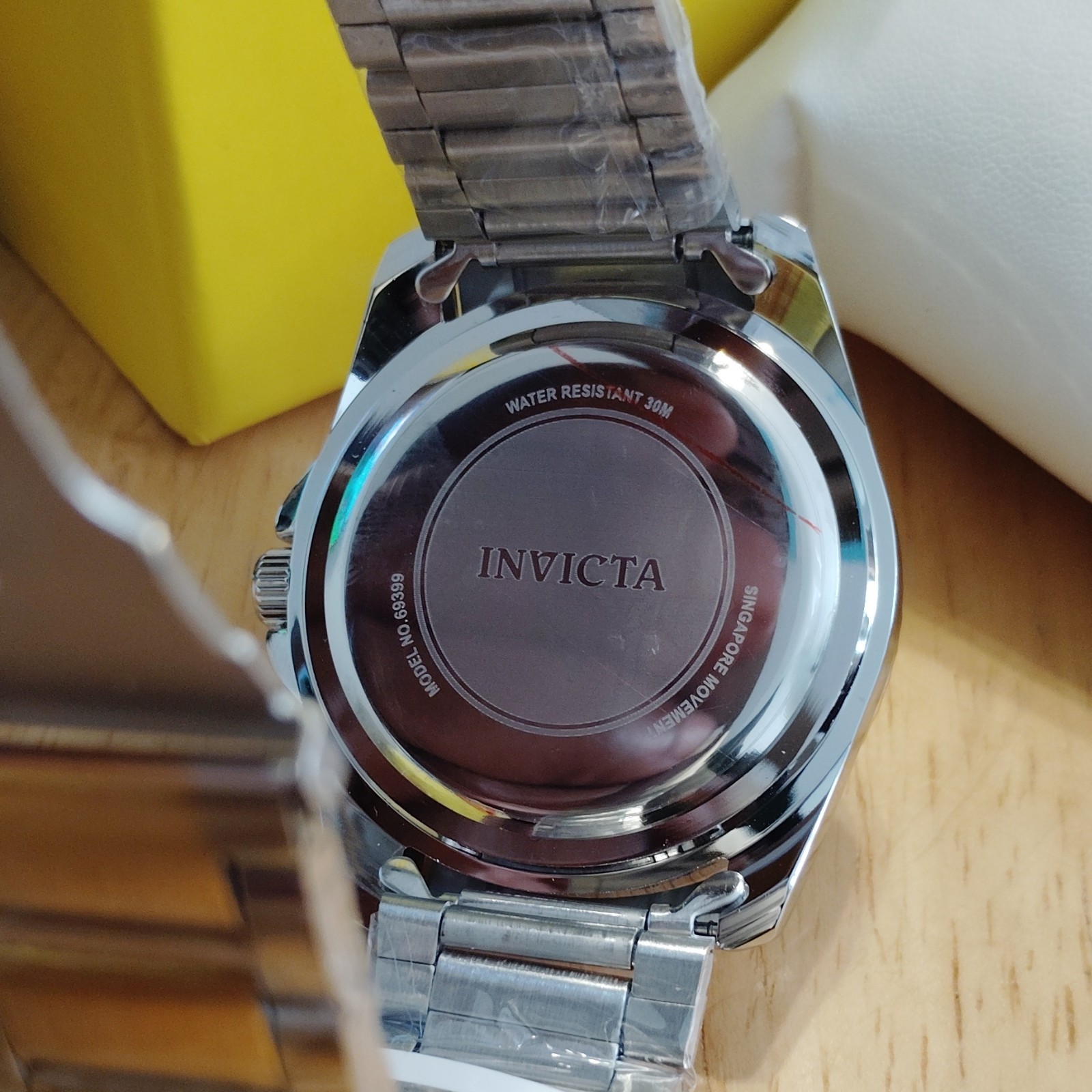 Invicta Pro Diver Men’s Analog Quartz Diver 3ATM Blue Bezel Black Dial Two-Tone