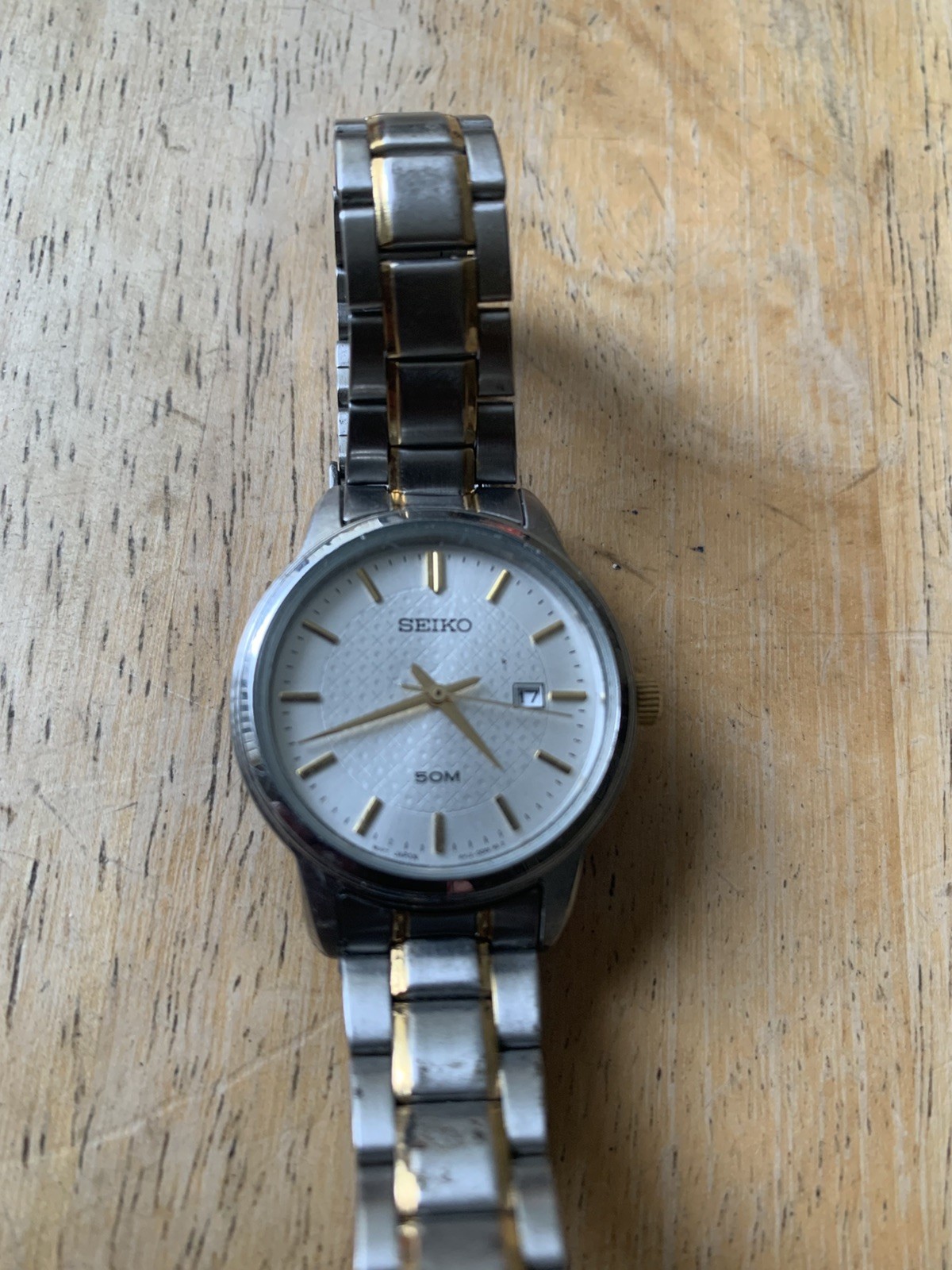 SEIKO Neo Classic 6N22-00F0 Quartz Women’s Silver Date Watch