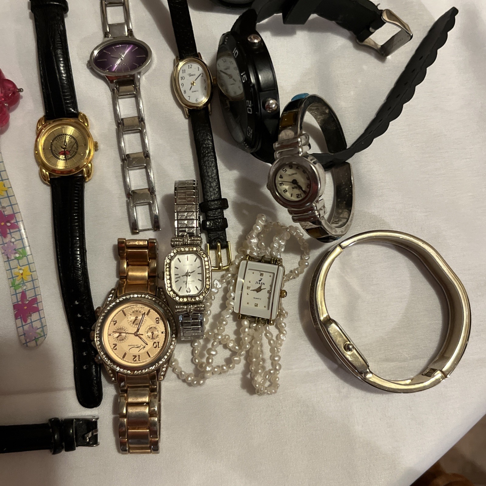 Lot Of 27 Watches