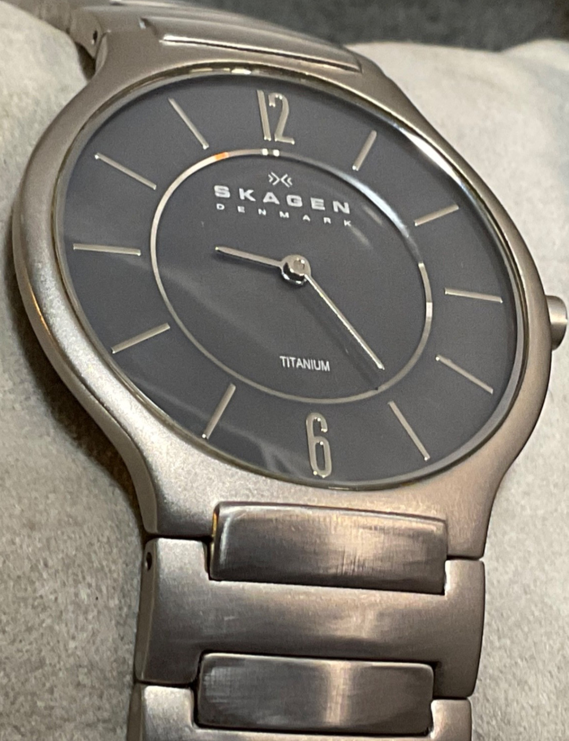 SKAGEN DENMARK MEN’S SLIM ALL TITANIUM 33mm WATCH 418LTXN WR 30m NEW BATTERY