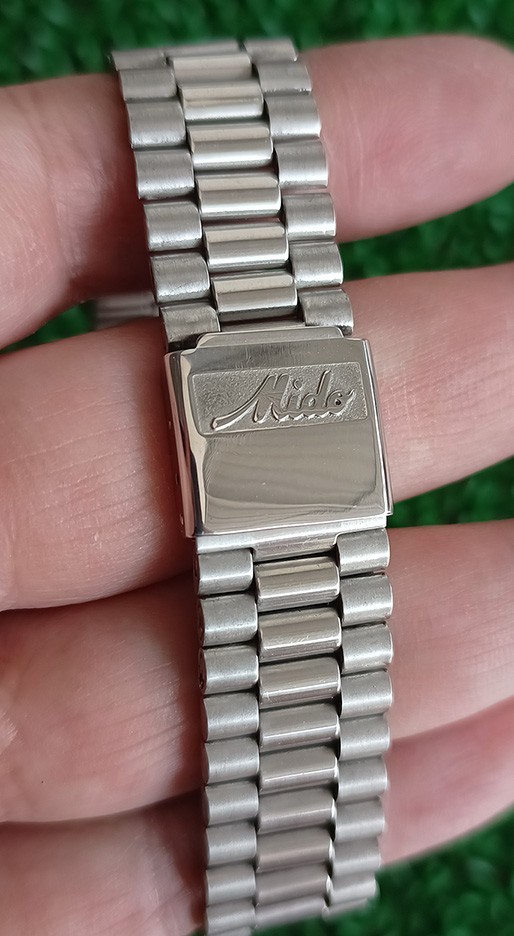 NICE VINTAGE MIDO COMMANDER MODEL 8223 AUTOMATIC 25 JEWELS SWISS MADE GENT WATCH