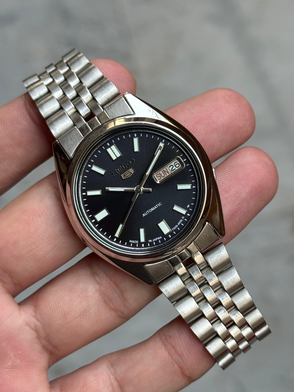 Seiko 5 Automatic Mens Vintage Wrist Watch Day Date Stainless Steel Japan