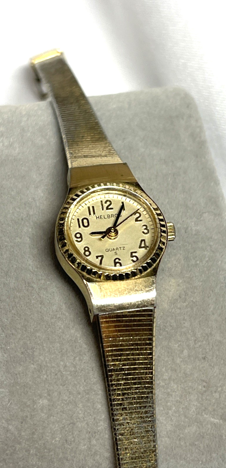 Helbros Quartz S V231A 18mm Round Gold Vintage Ladies Watch NEW Battery