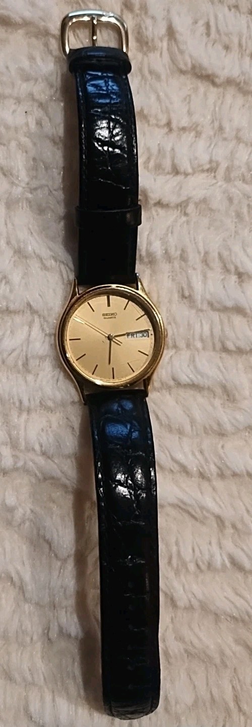 VINTAGE SEIKO Watch Men’s Gold Tone Spanish/English Day Date Black leather band
