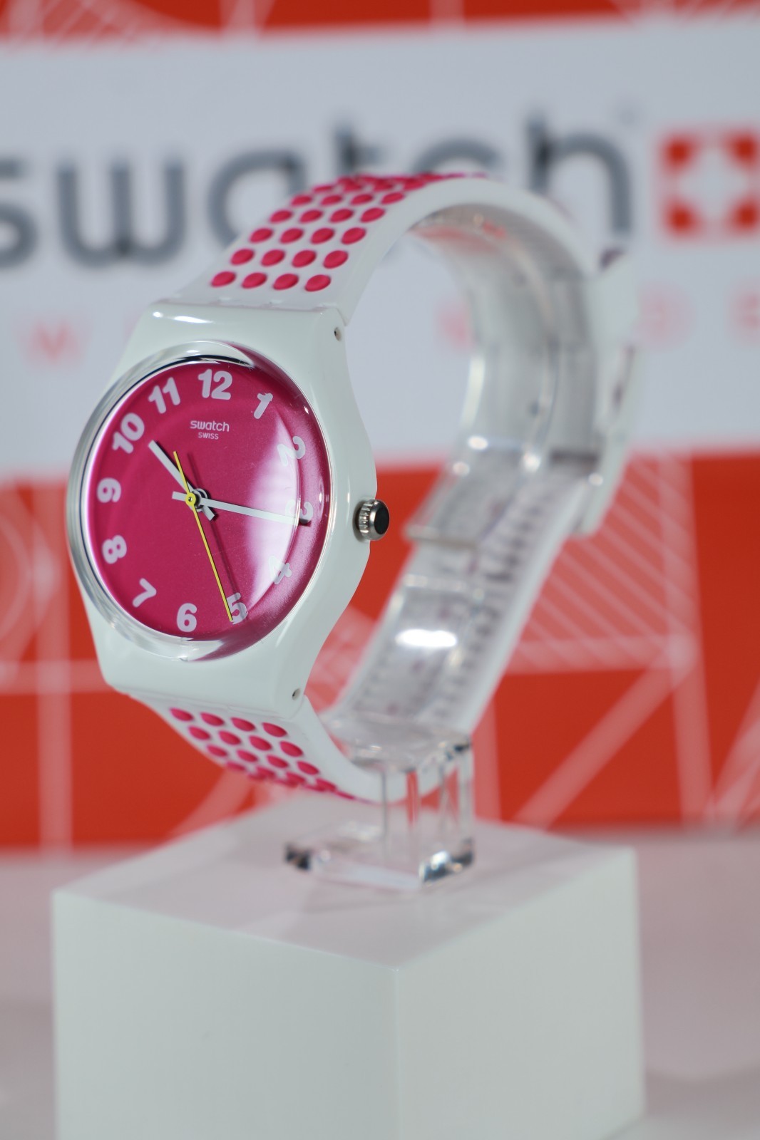 New Swiss Made Limited Swatch Watch GW190 PINKDOTS 34MM White Pink Dots Unisex