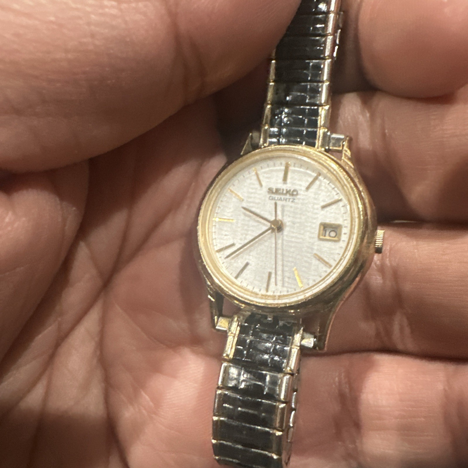 Working Vintage Seiko 24MM Womens Watch Quartz Gold Tone Date Fit 6.5mm Rare