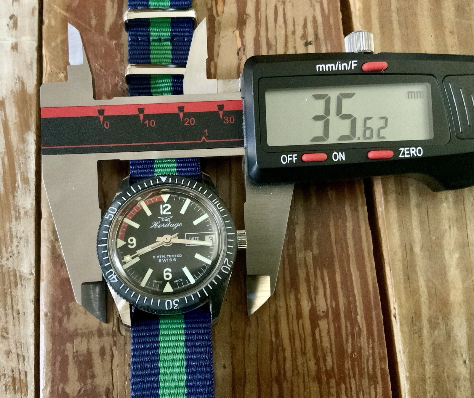 Awesome Heritage Swiss Automatic Skin Diver Black Dial Date rotating Bezel runs
