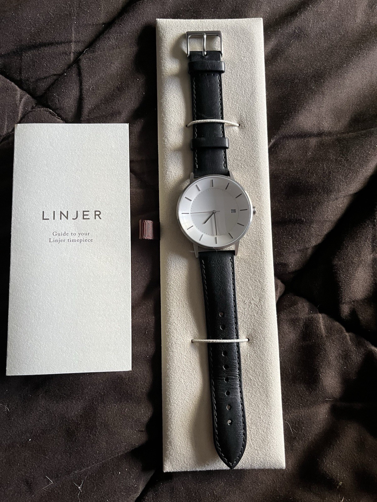 Linjer Model 40 Minimalist Watch Swiss Quartz Sapphire Crystal Black Leather Box