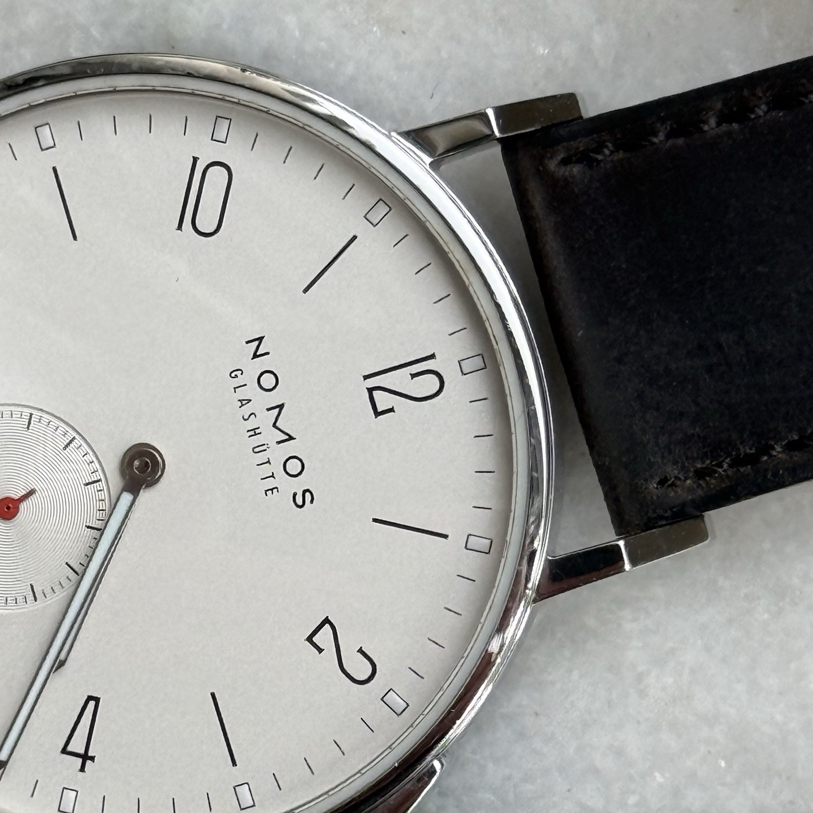 NOMOS Glashütte Ahoi Datum 40mm Automatic Full Set w/ Extra Strap – Ref 551