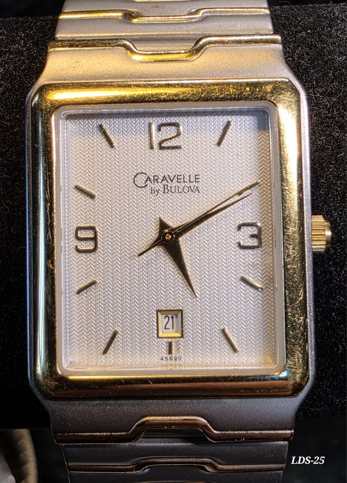 Vintage Wristwatch Lot of 10 Men’s Watches: Caravelle, Fossil ~ Various Brands