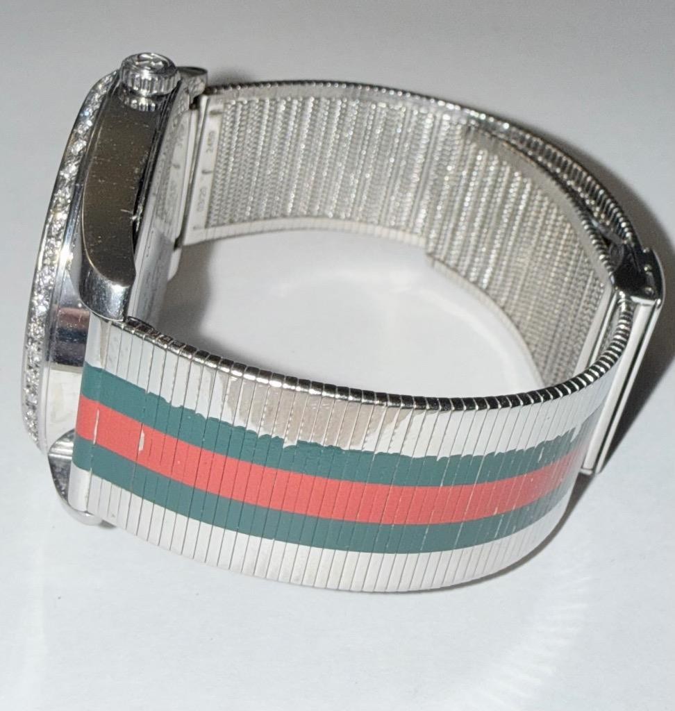 GUCCI MENS TIMELESS 126.2 LAB GROWN DIAMOND QUARTZ WATCH