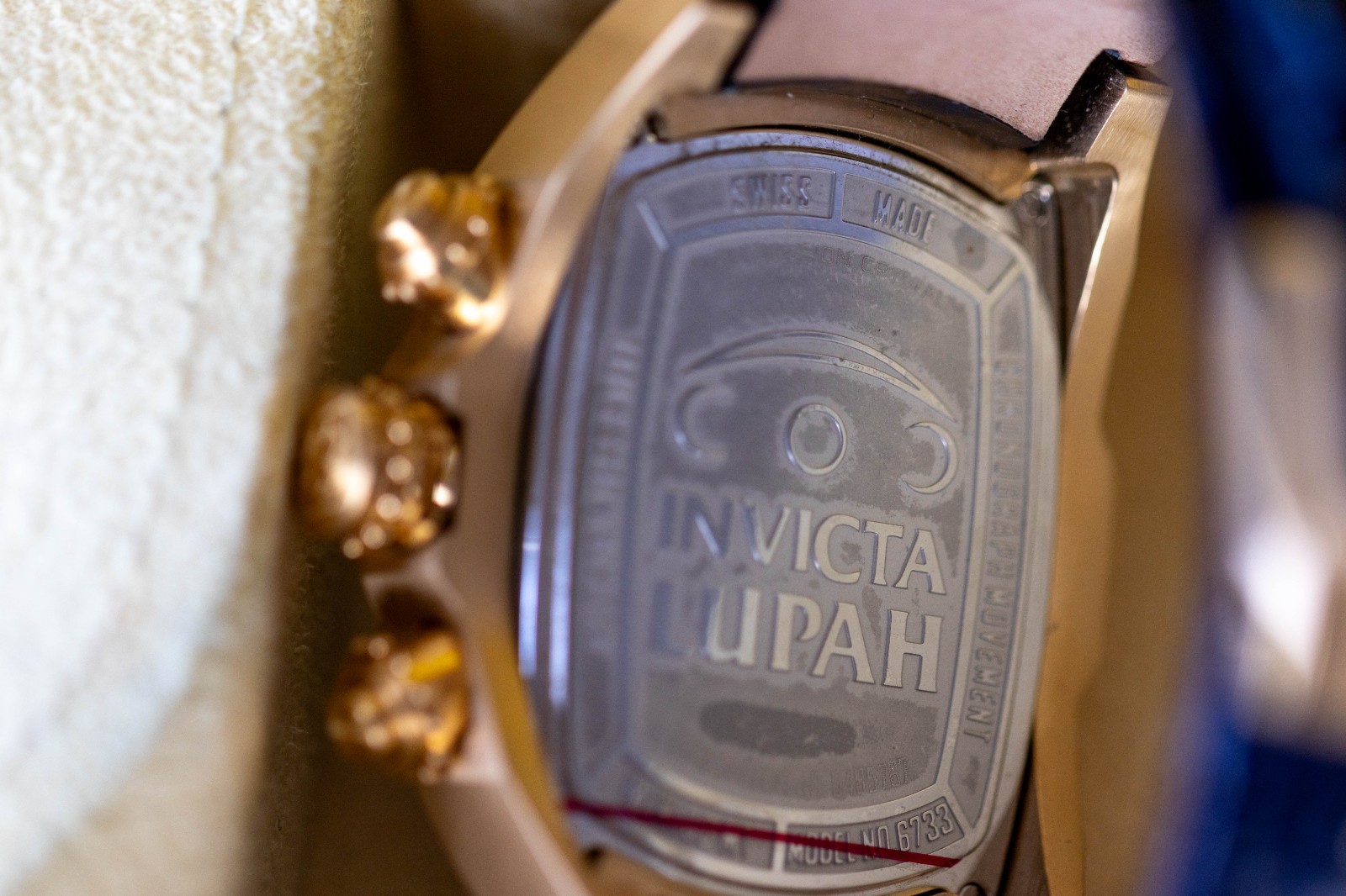 Invicta Lupah 6733 Men’s Blue Dial Gold Tone Chronograph Watch Box Papers