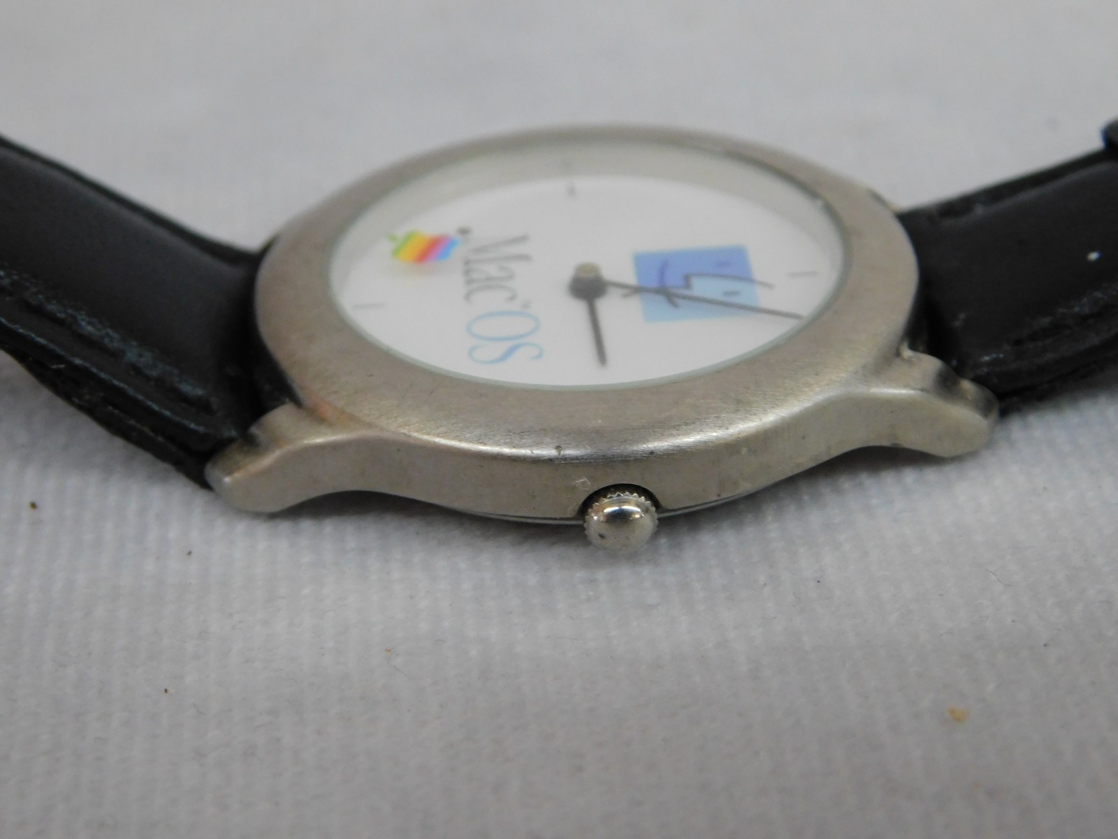 Vintage 1990’s Floating Apple Mac OS Promotional Quartz Watch WORKS GREAT!
