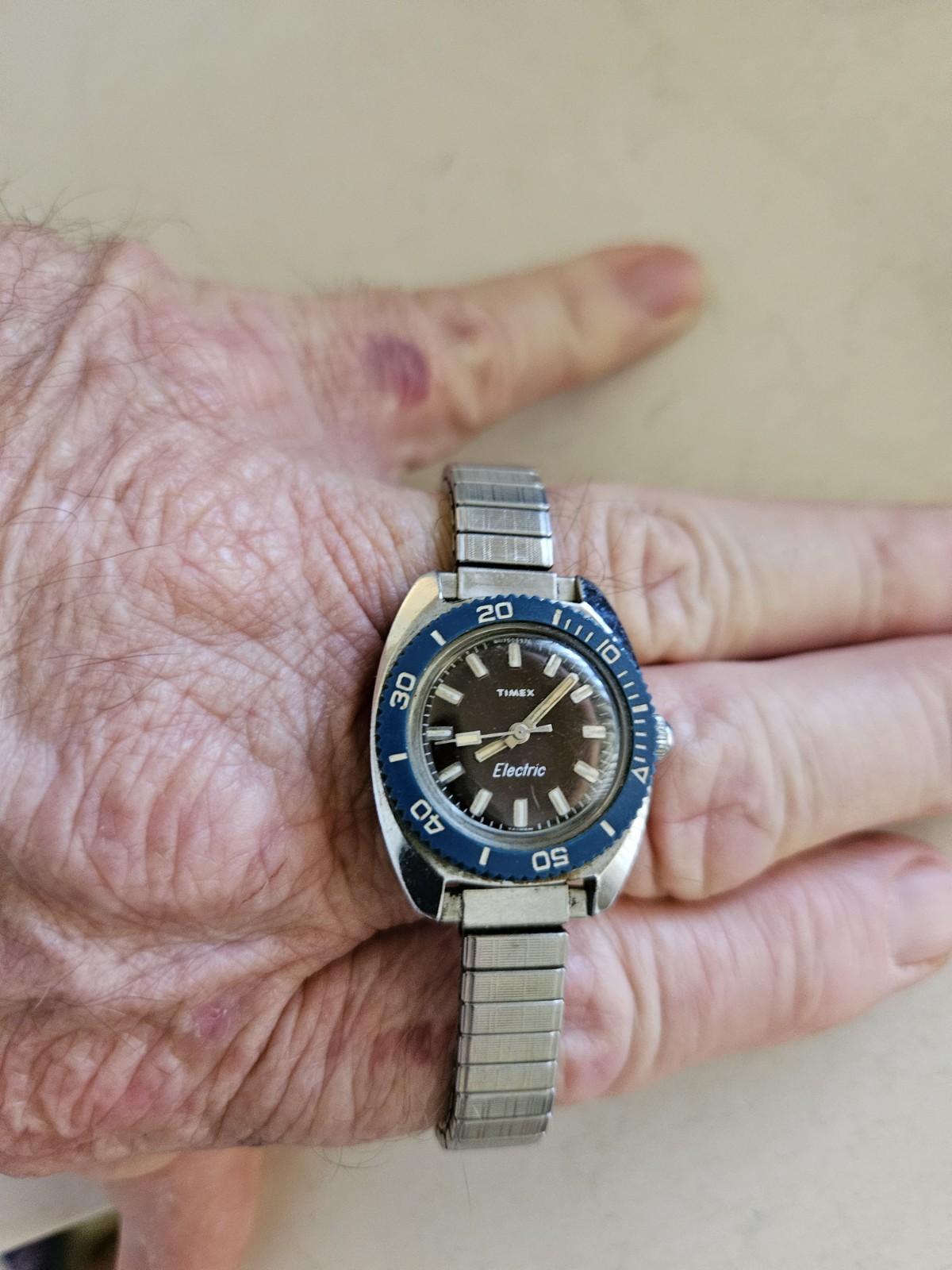 Vintage 1970s Timex Electra Diver-Style Watch Blue/Green Omni Rotating Bezel NR
