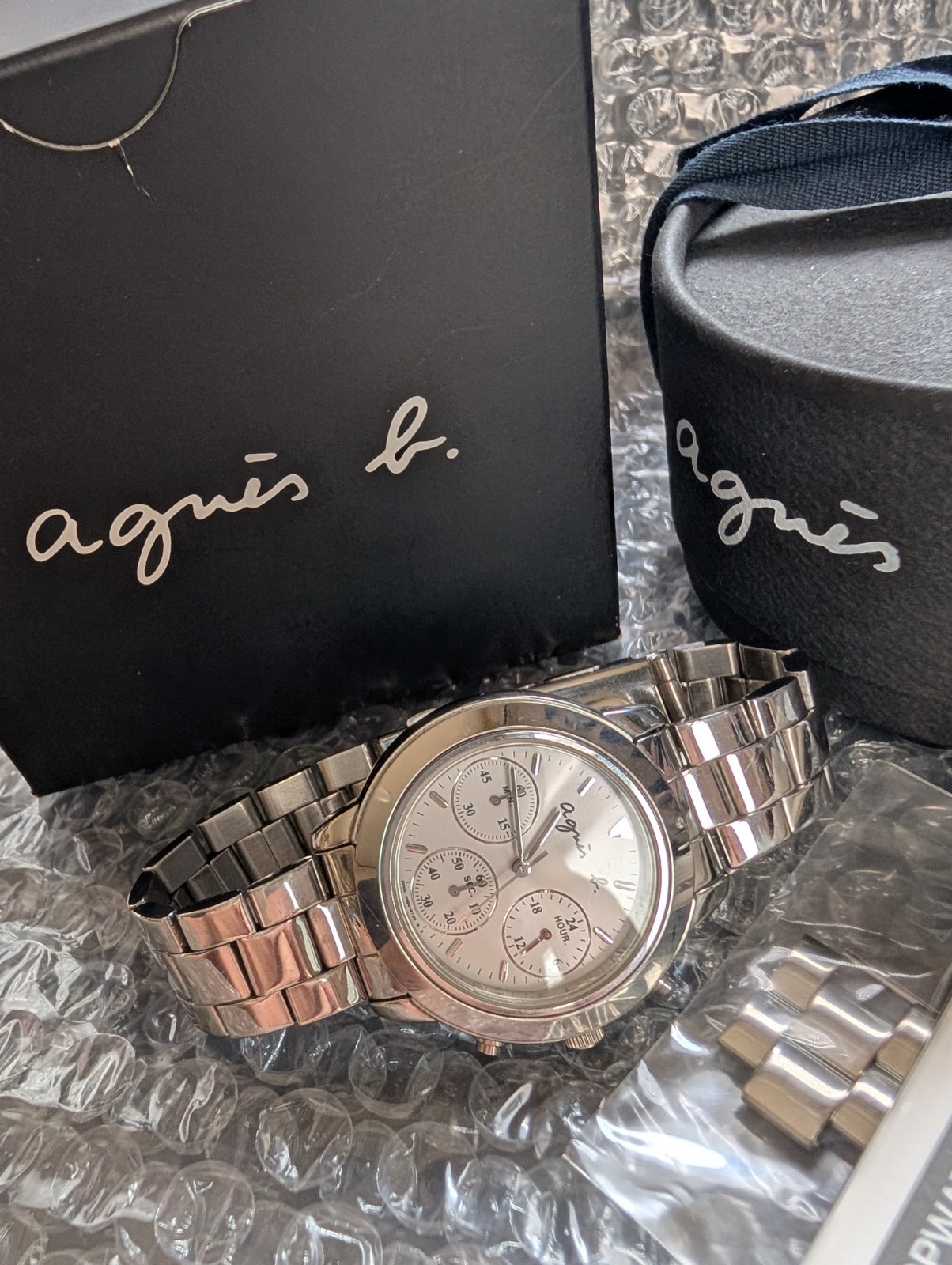 agnes.b v654 quartz wristwatch